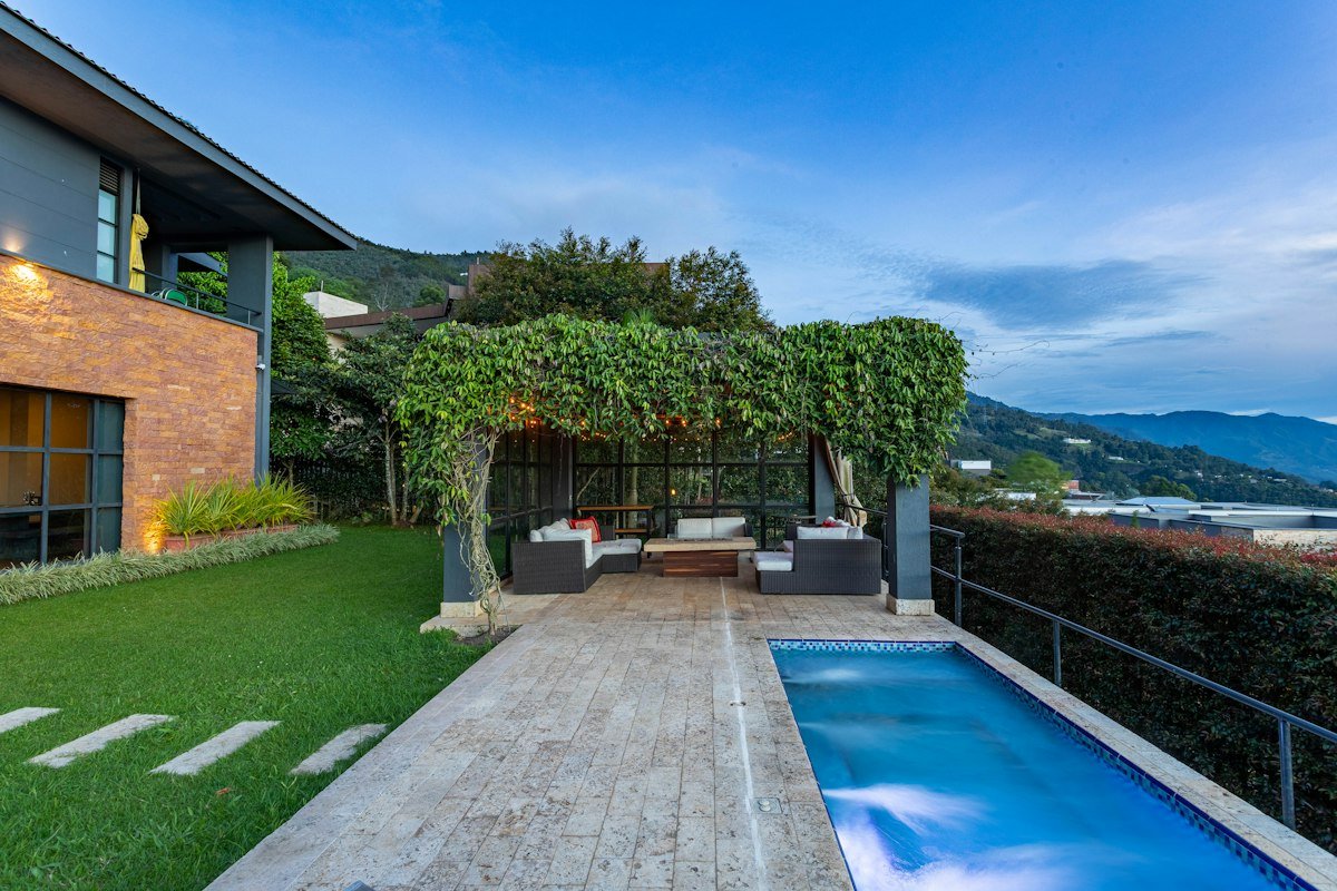 Pool Servicing & Maintenance